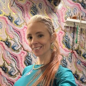 Meet your Posher, Brittney